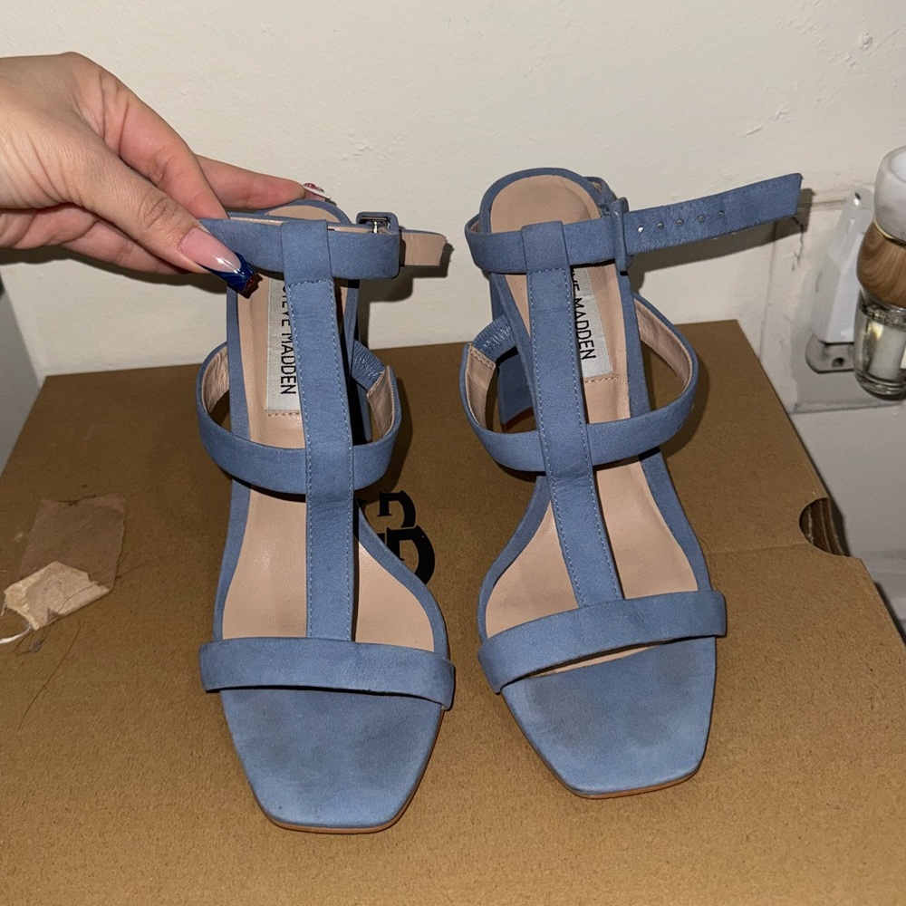 Pretty light blue Steven Madden heels